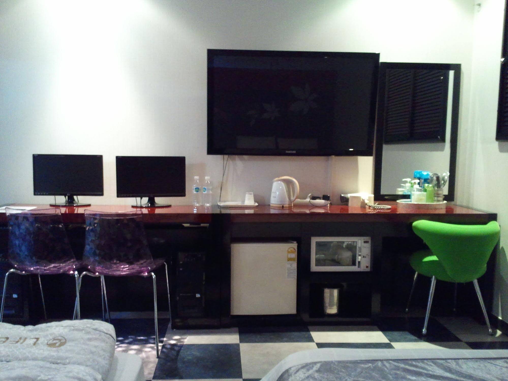 Life Hotel