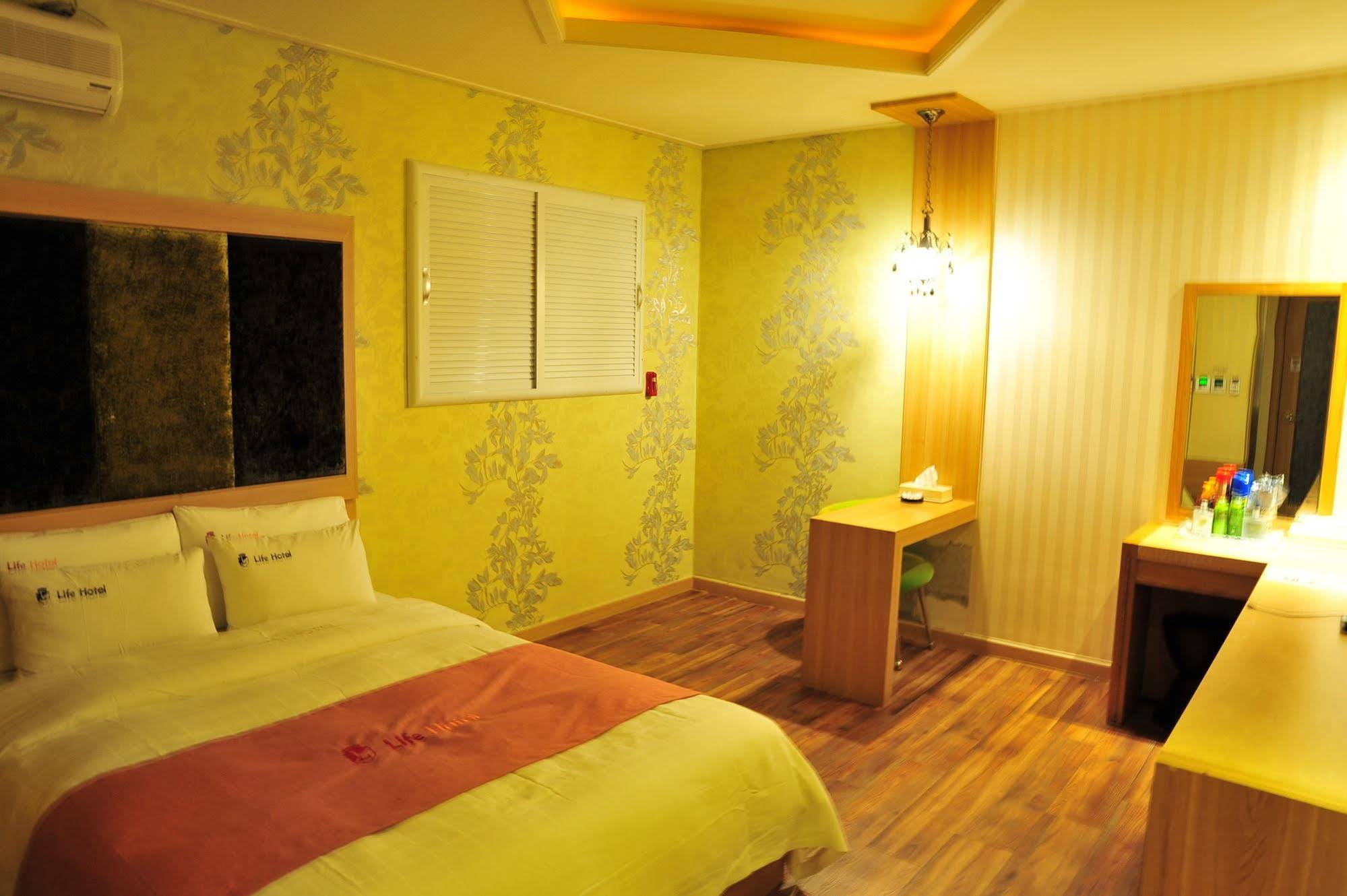 Life Hotel