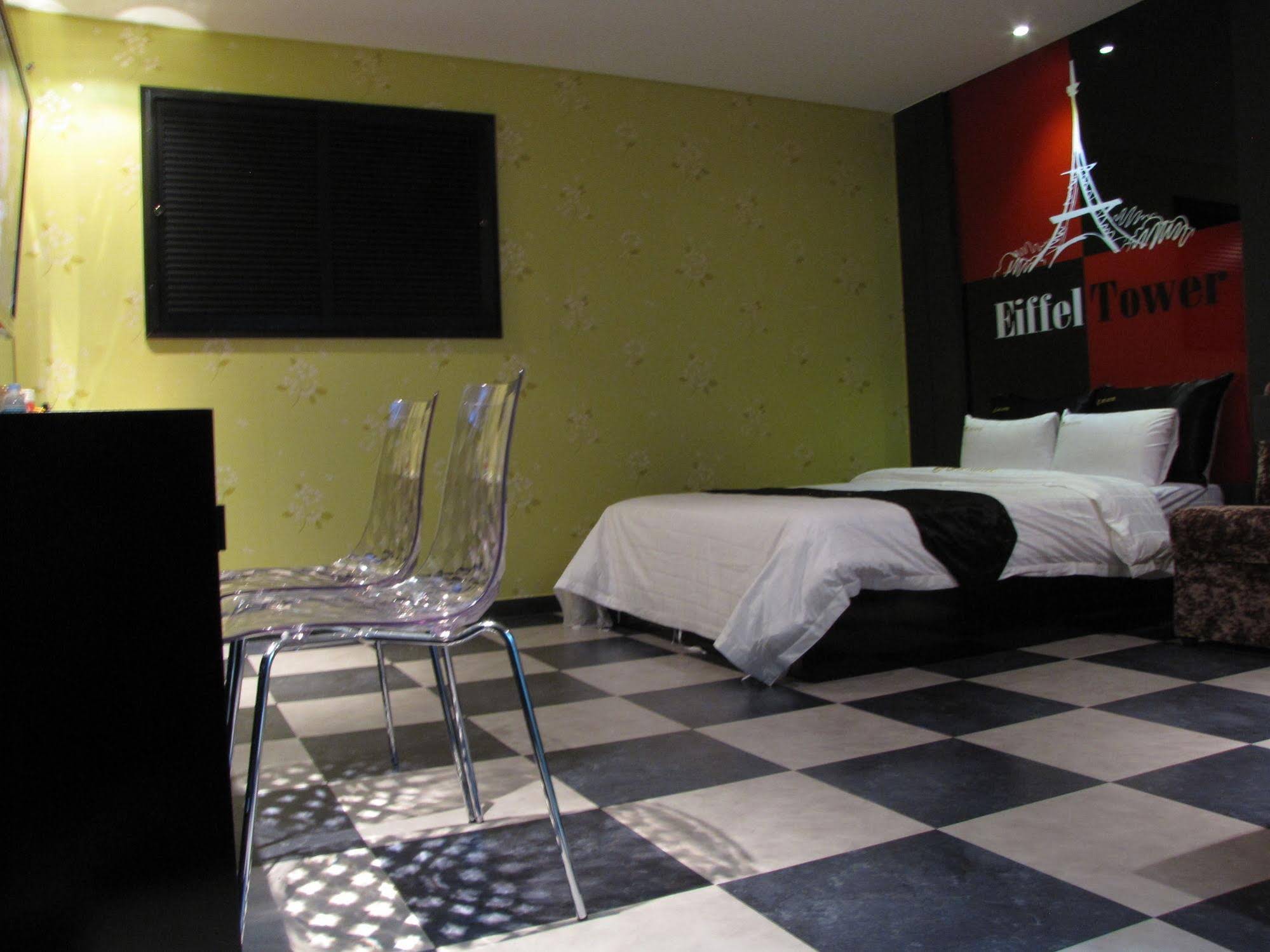 Life Hotel