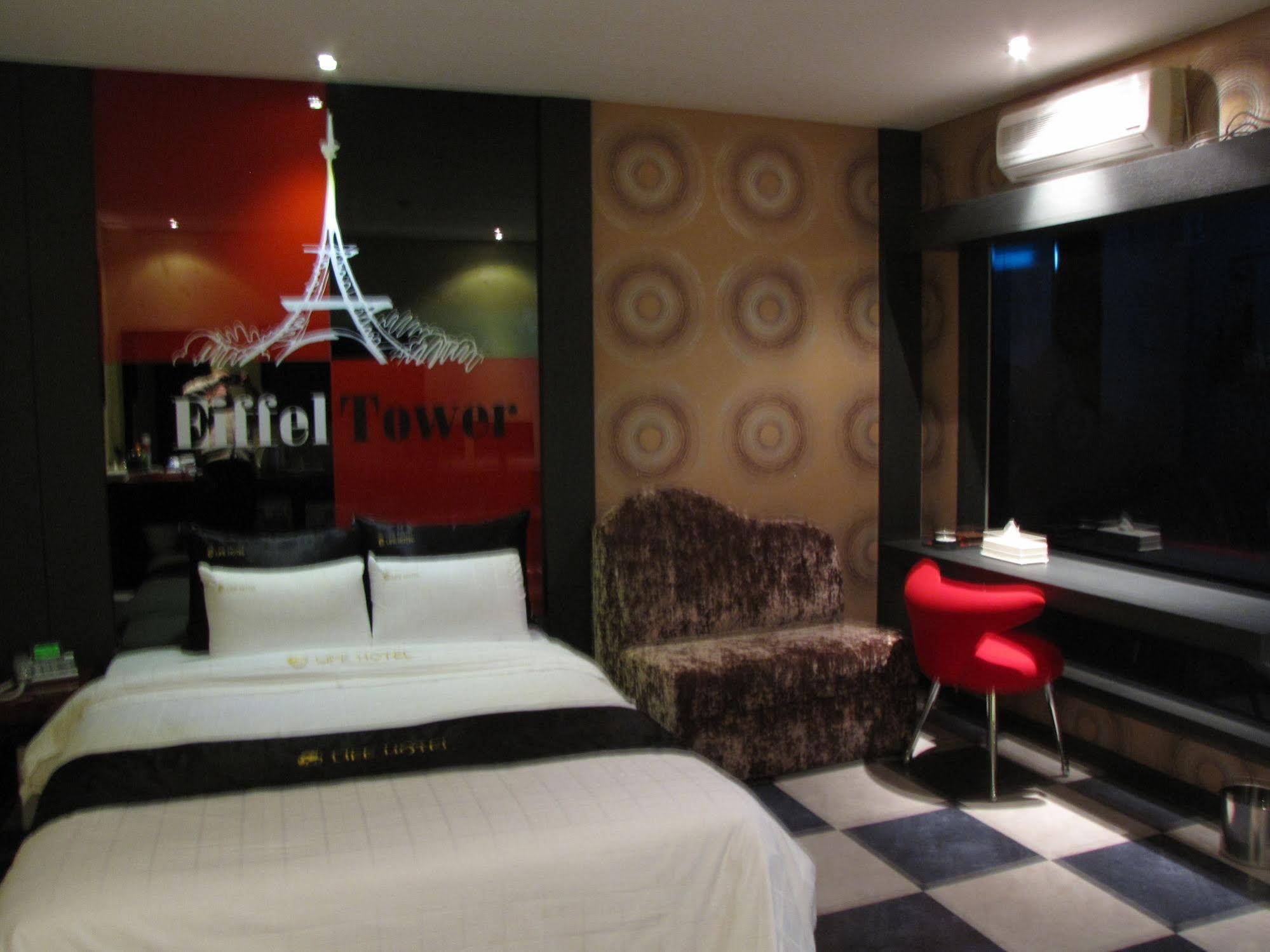 Life Hotel