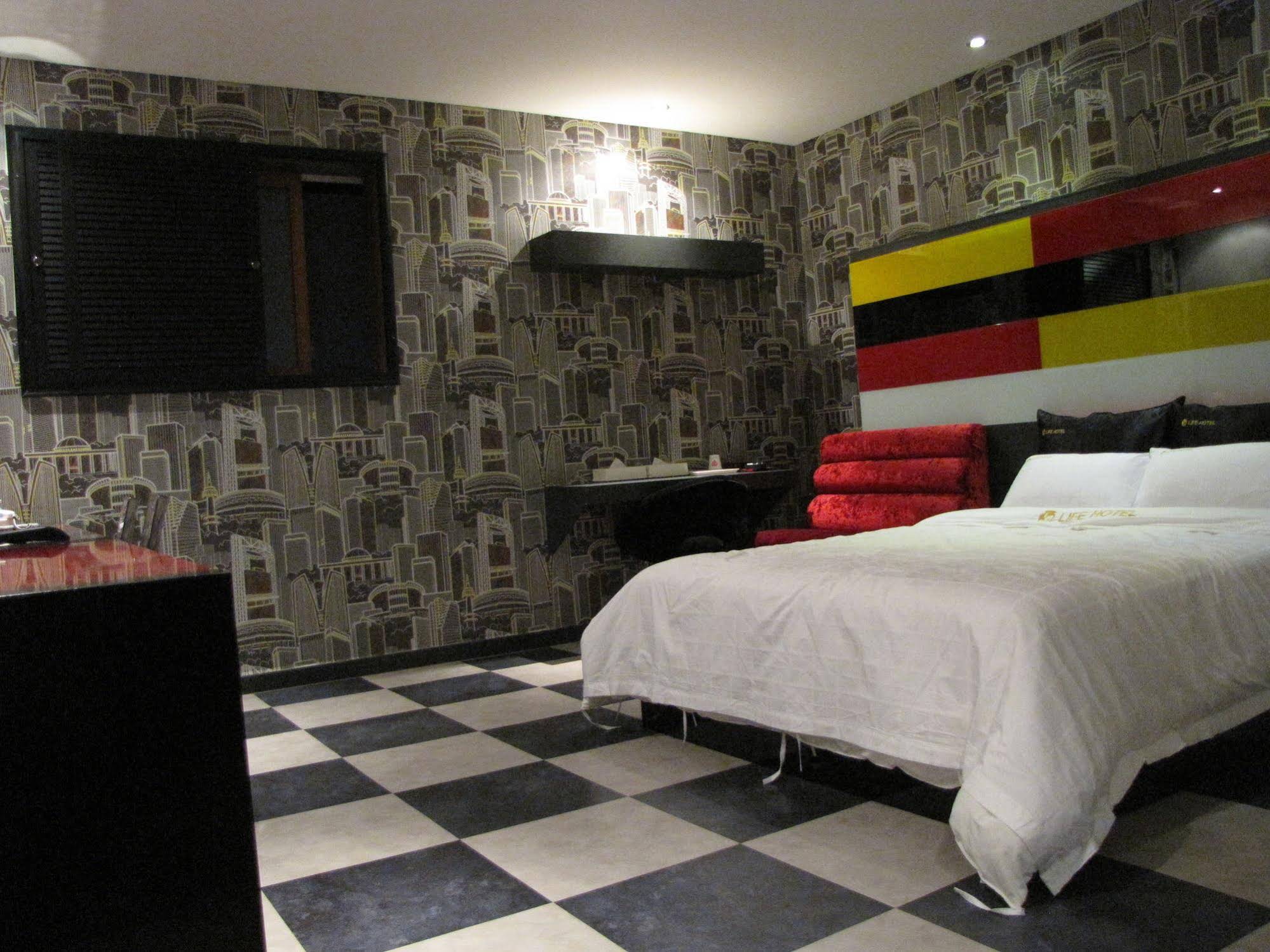 Life Hotel