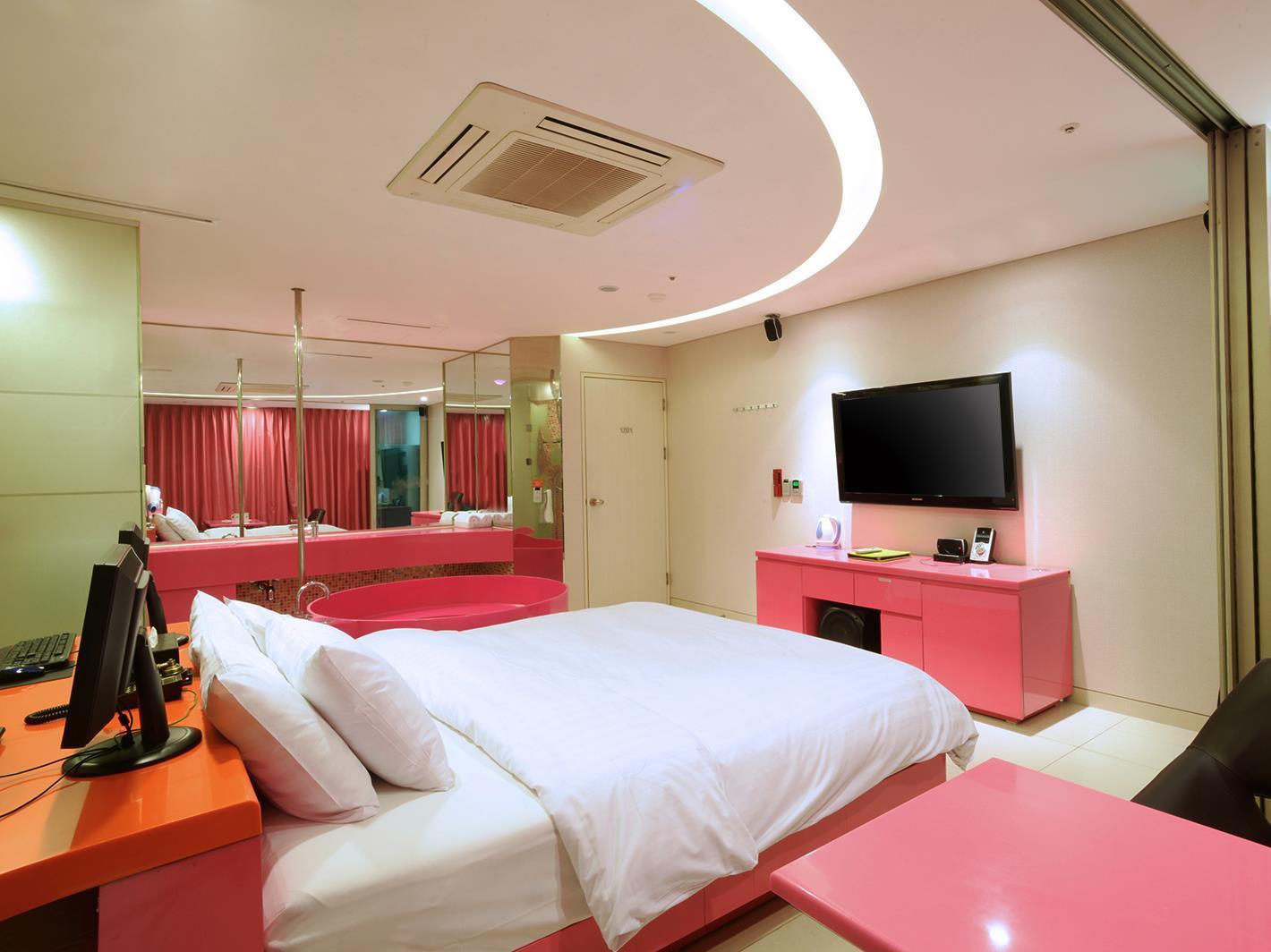 Lifestyle R Hotel
