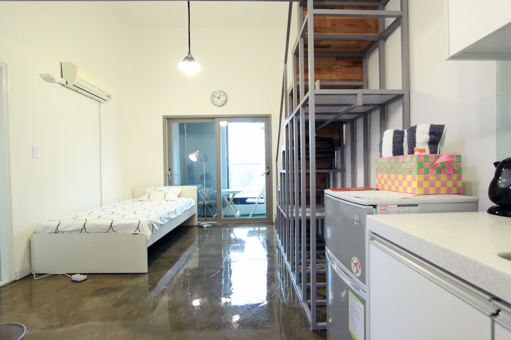 LikeU Guest house