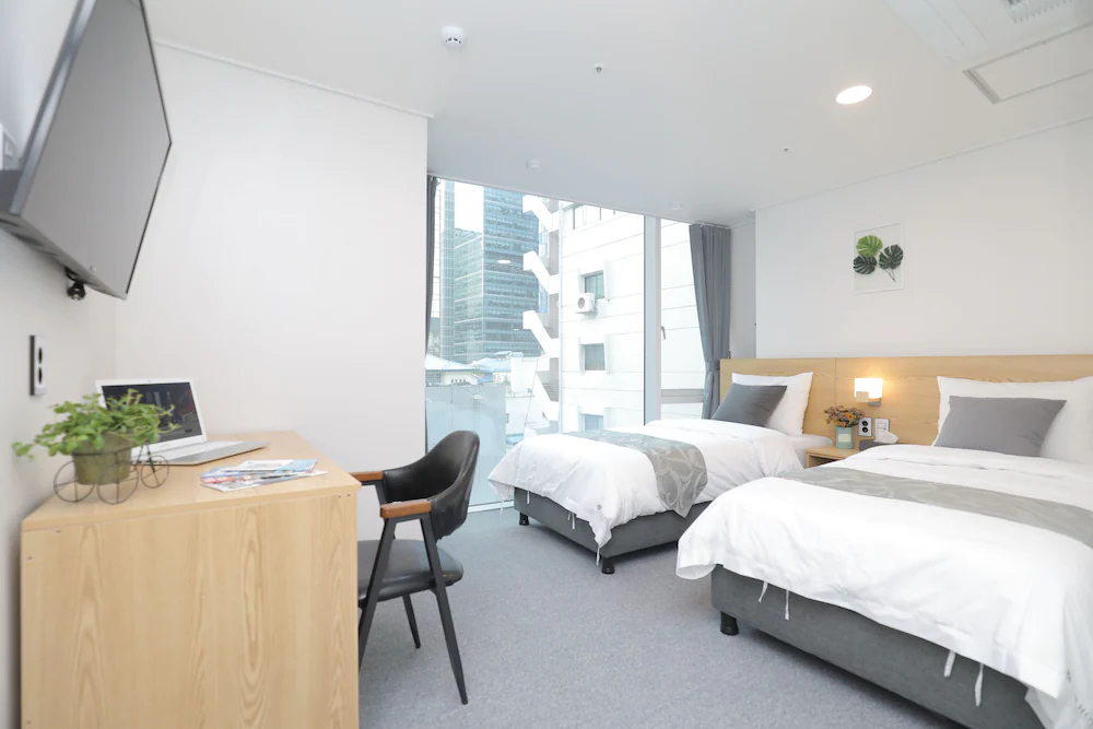Line Hotel