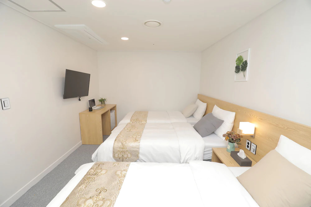 Line Hotel
