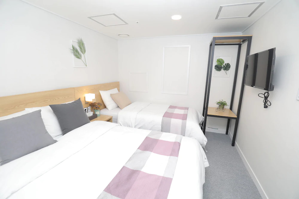 Line Hotel