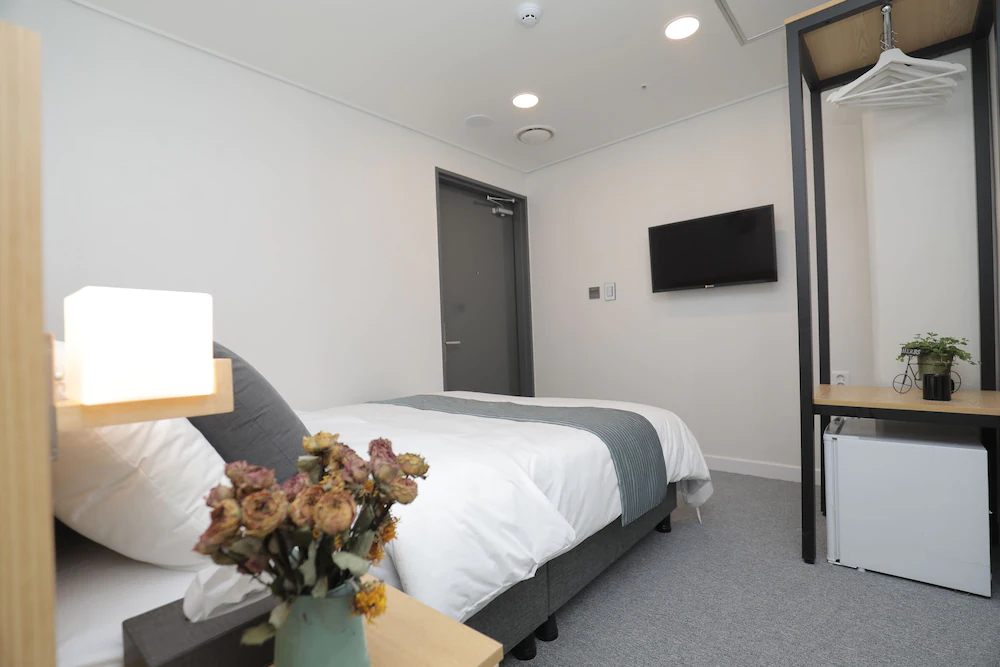 Line Hotel