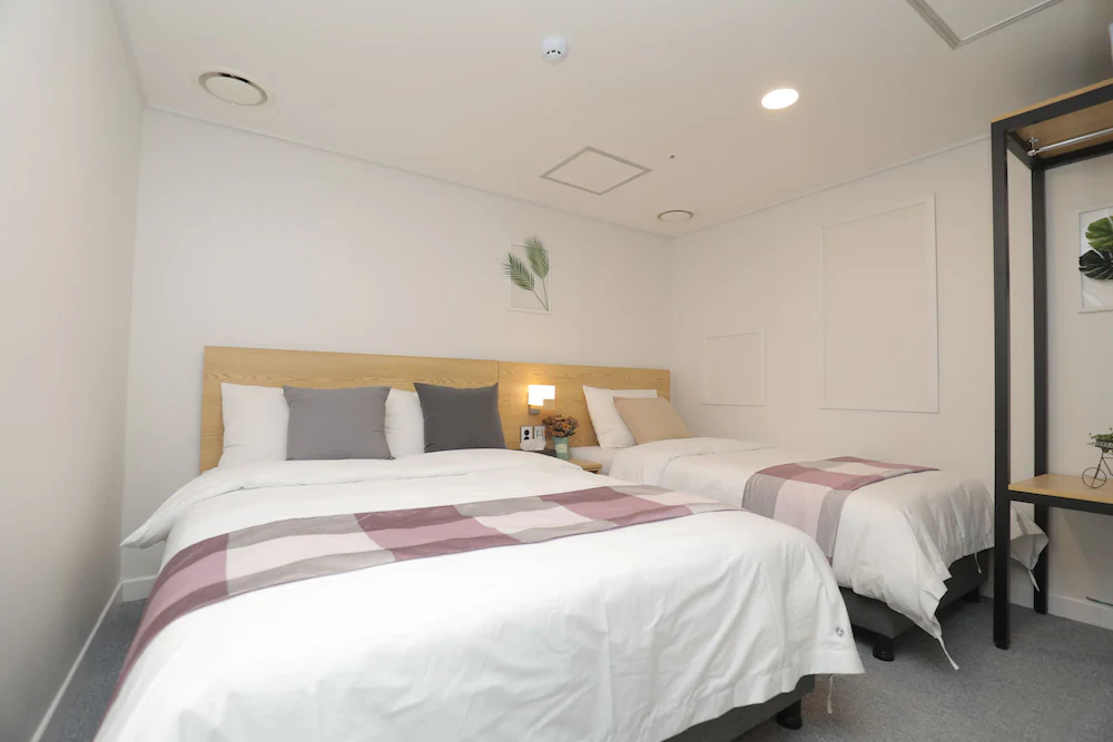 Line Hotel