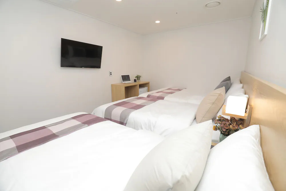 Line Hotel