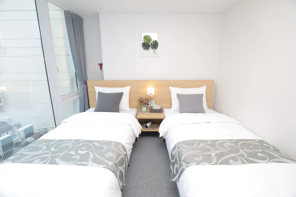 Line Hotel