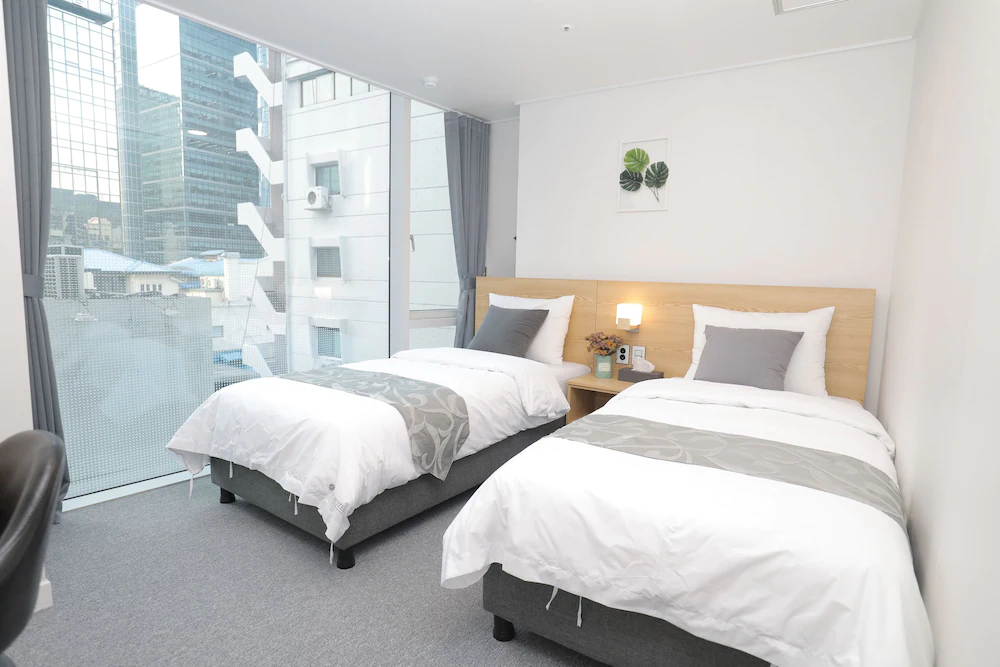 Line Hotel