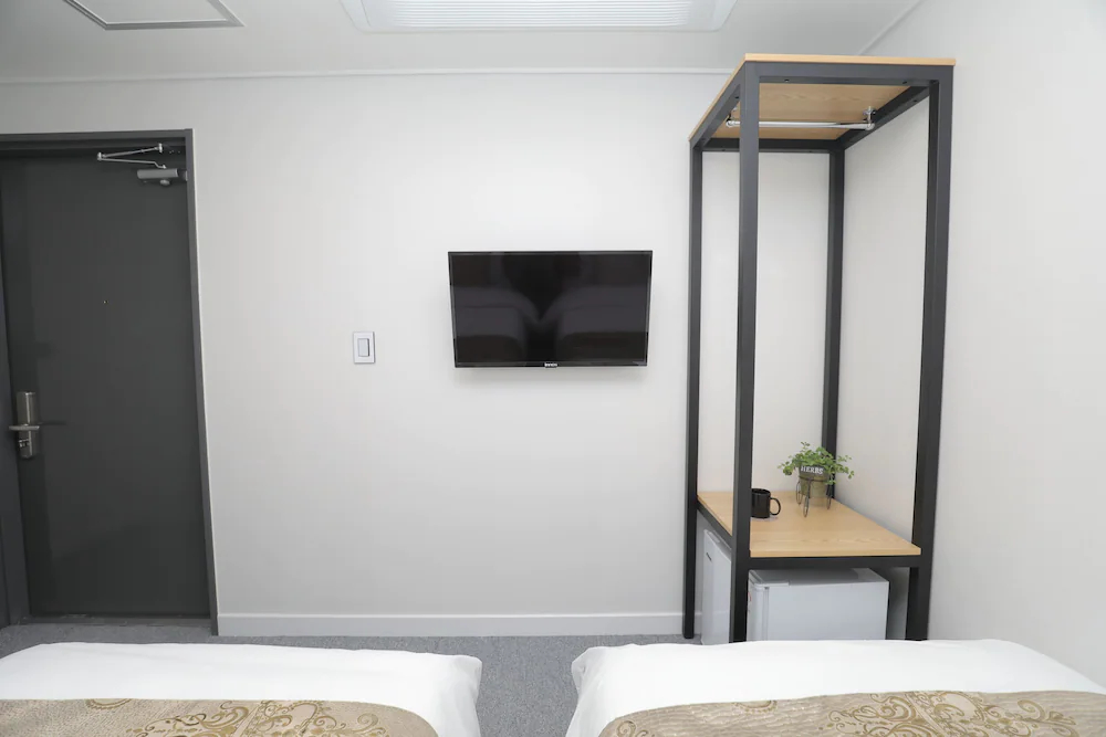 Line Hotel