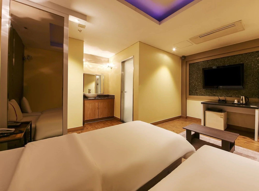 Hotel Signature