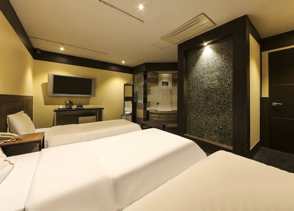 Hotel Signature