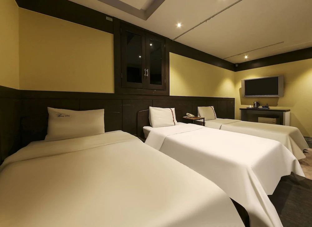 Hotel Signature