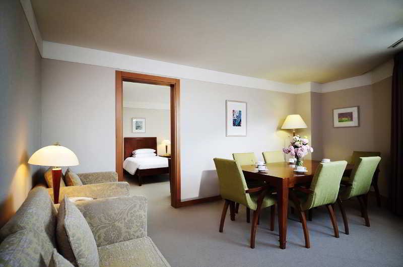 Mayfield Hotel