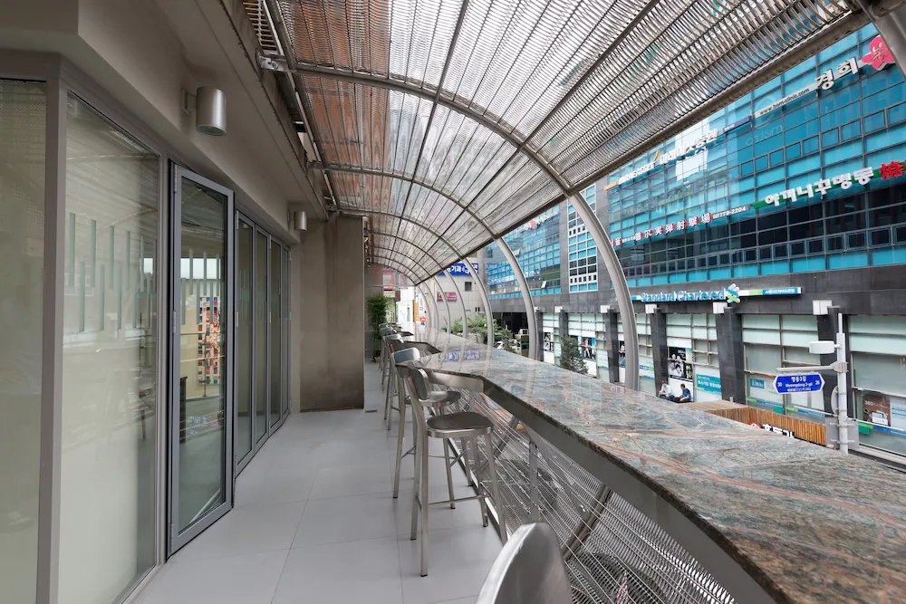 Metro Hotel