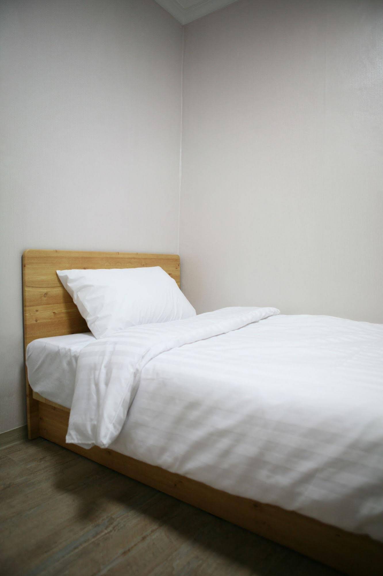 Moon's Hostel