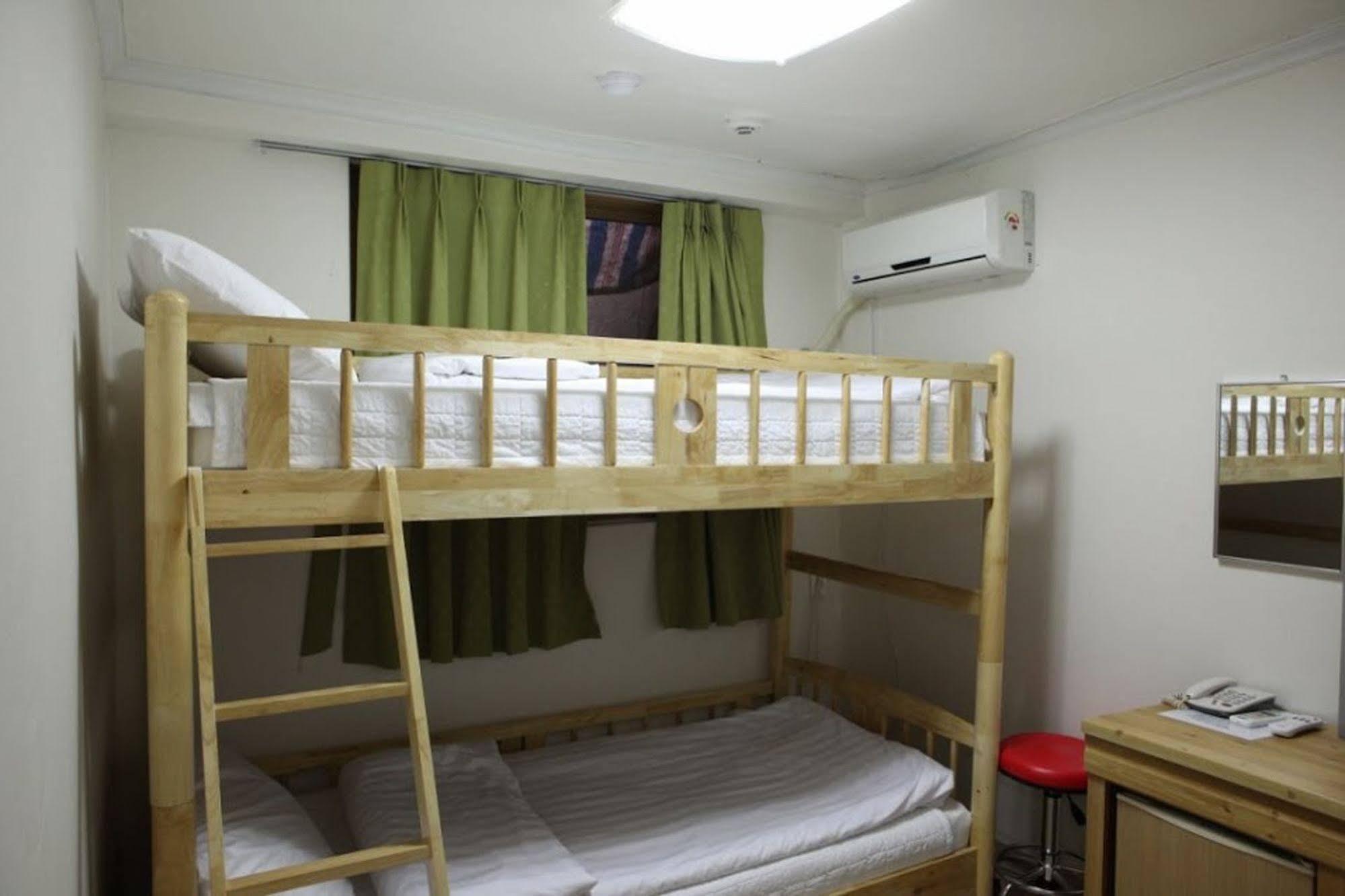 Moon's Hostel