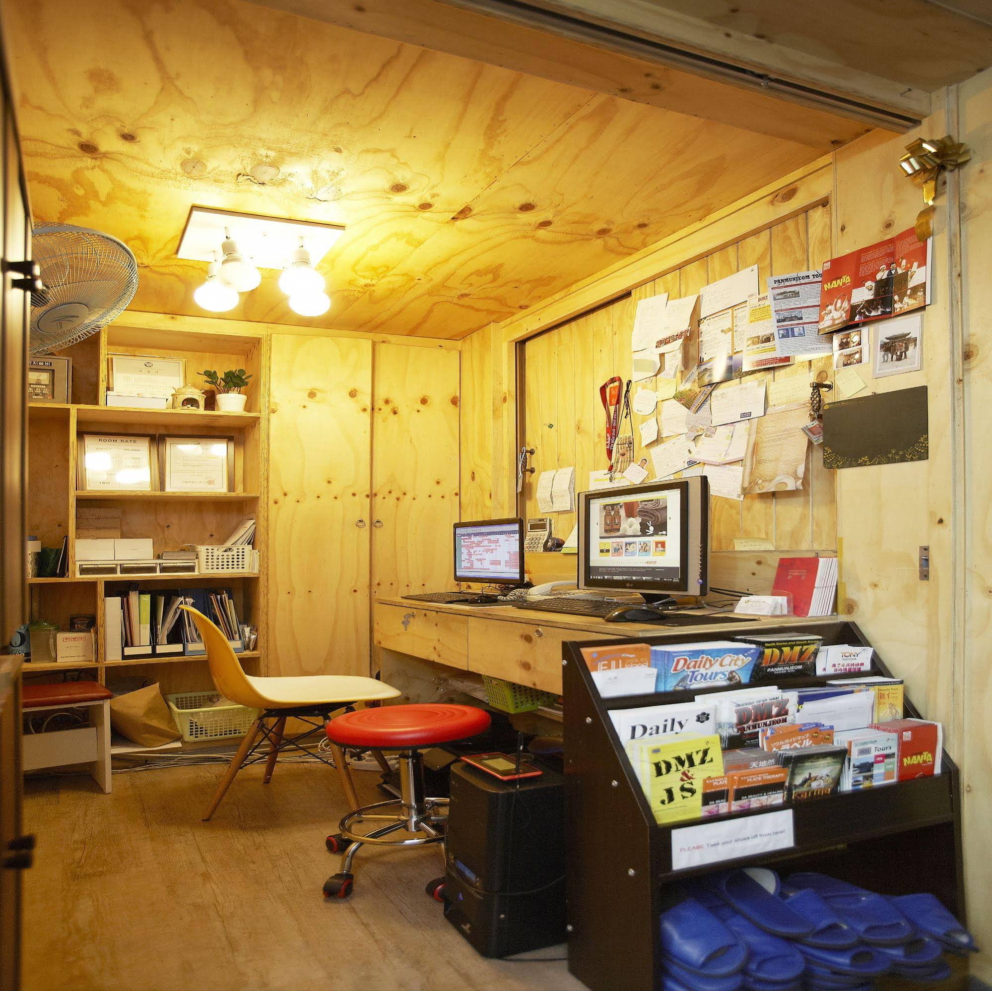 Moon's Hostel