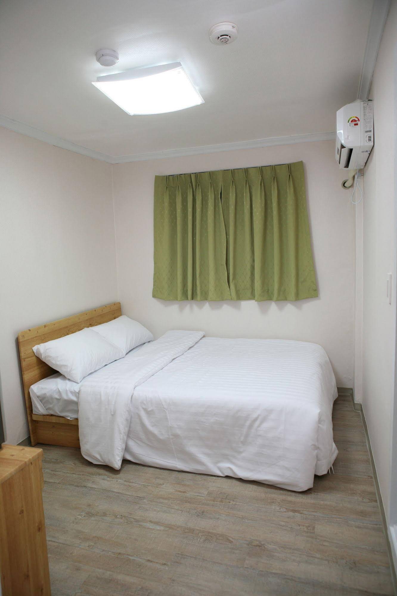 Moon's Hostel