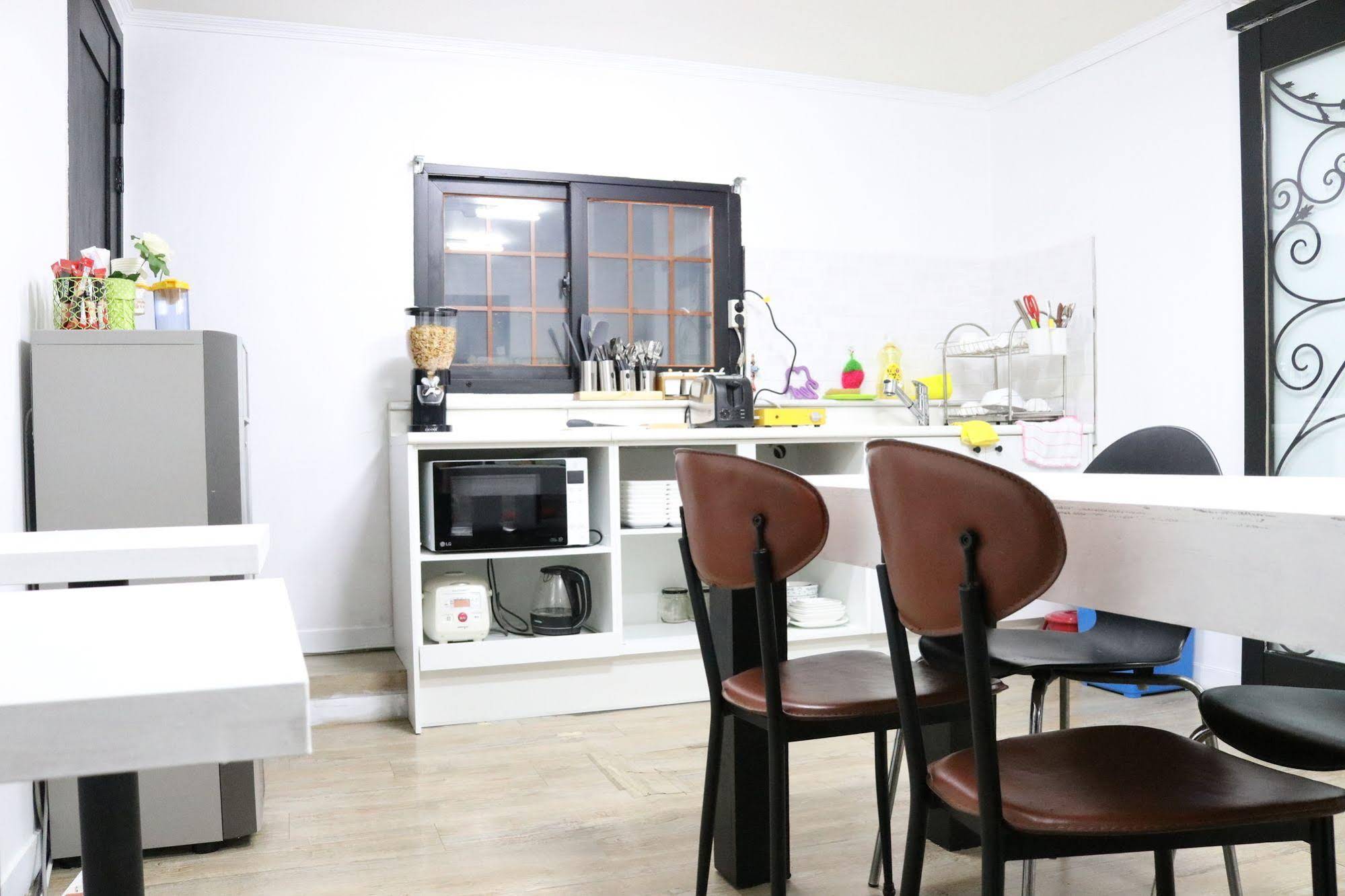 Moon's Hostel