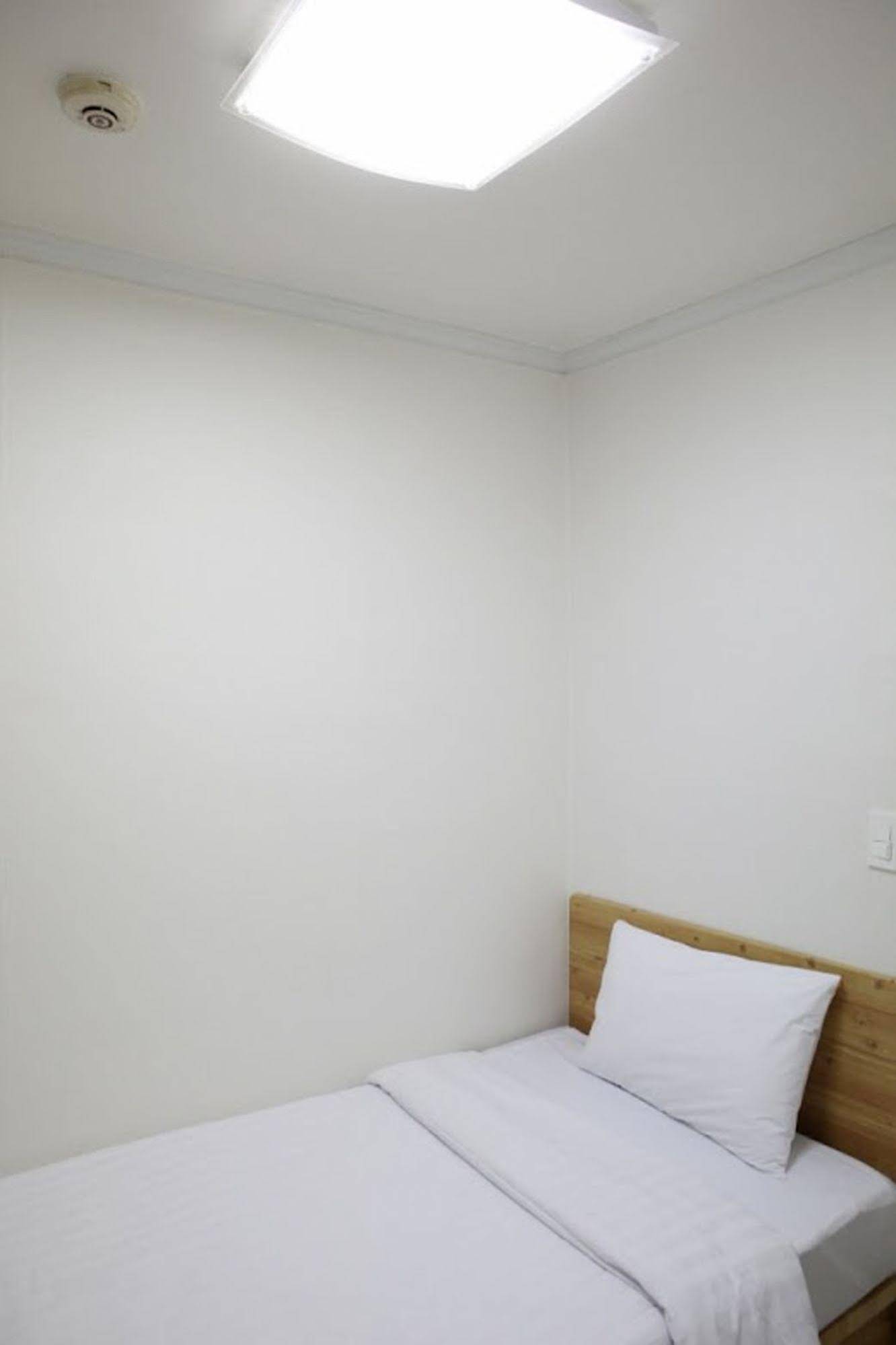 Moon's Hostel