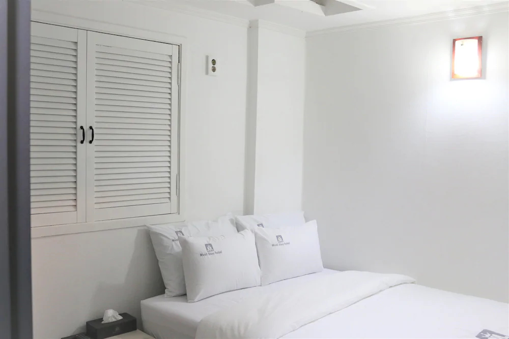 Must Stay Hotel
