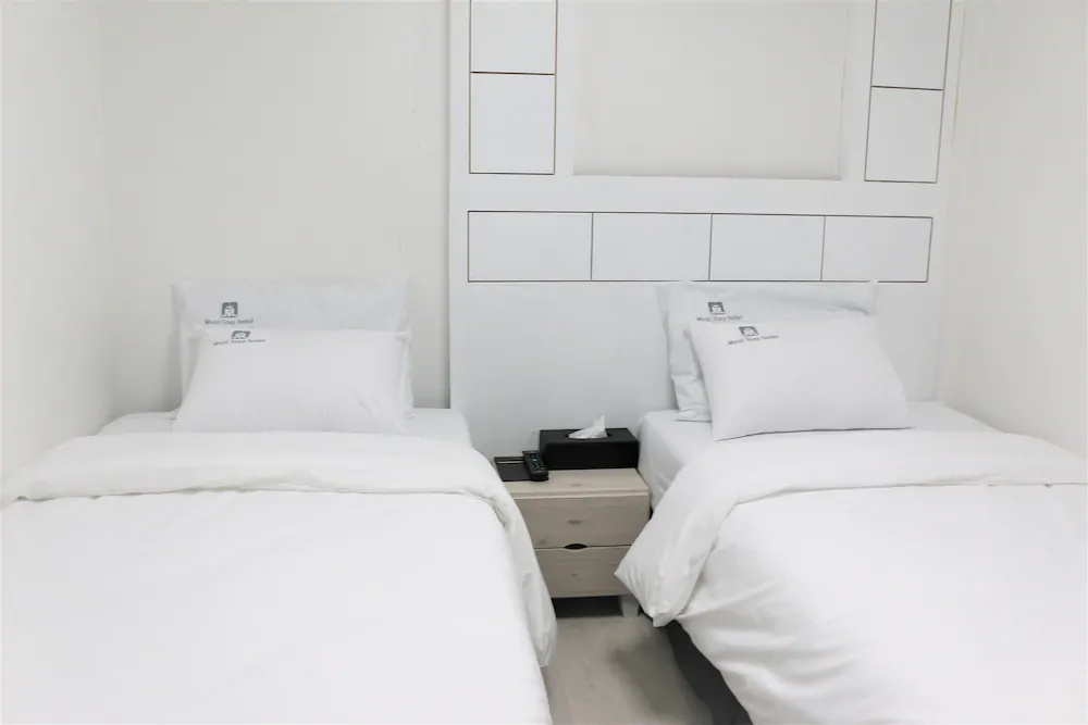 Must Stay Hotel