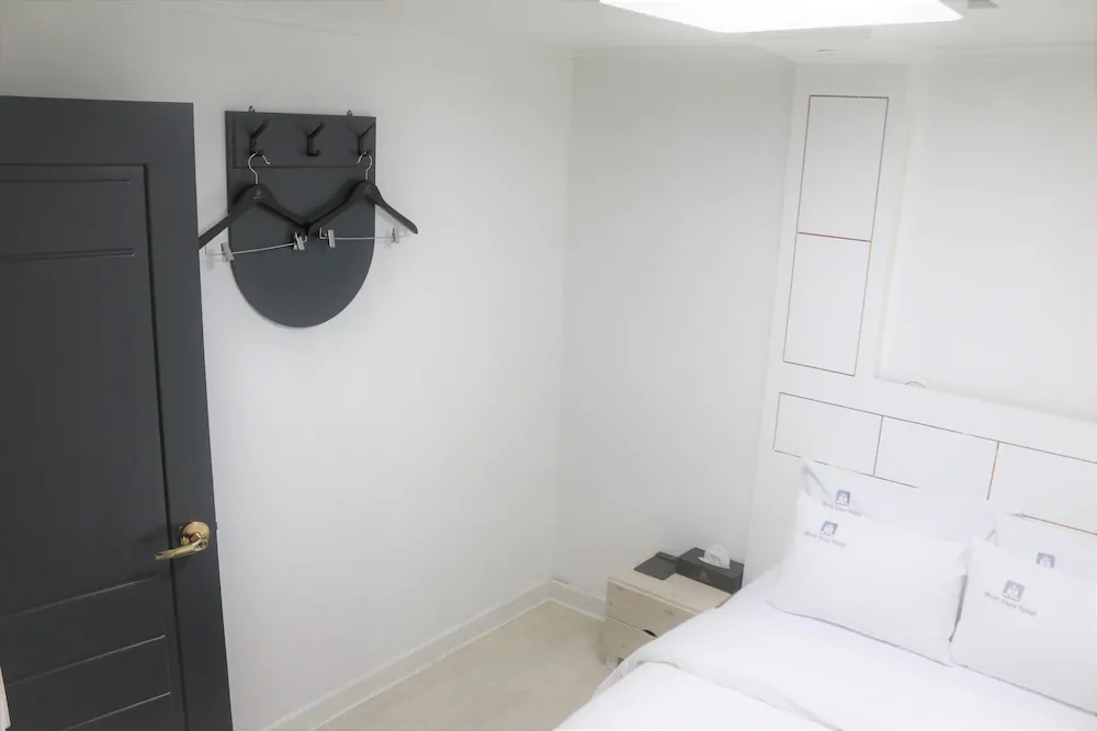 Must Stay Hotel