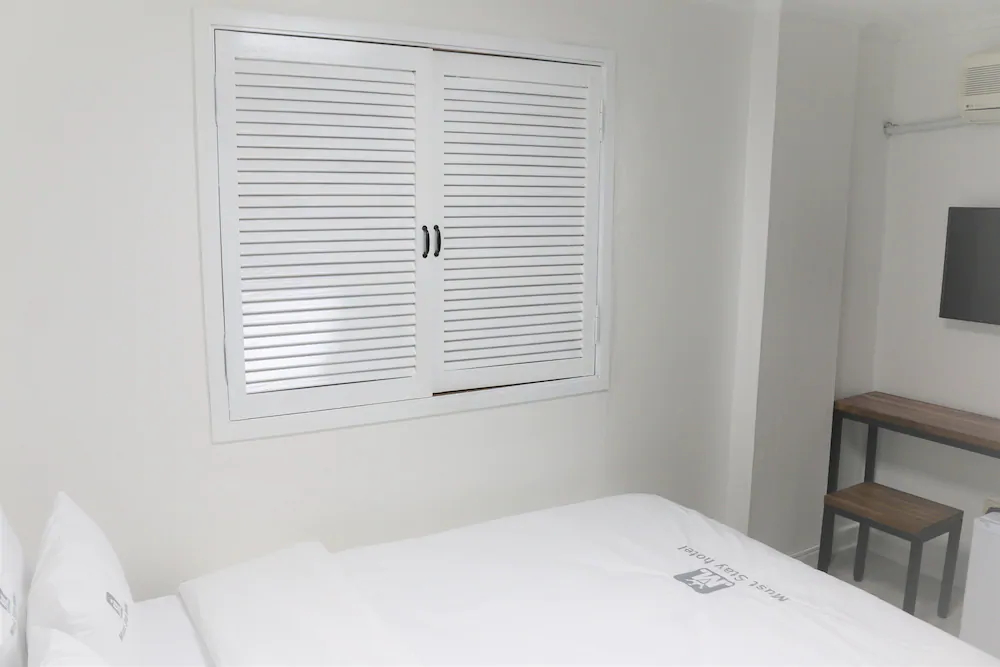 Must Stay Hotel