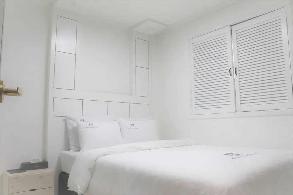 Must Stay Hotel