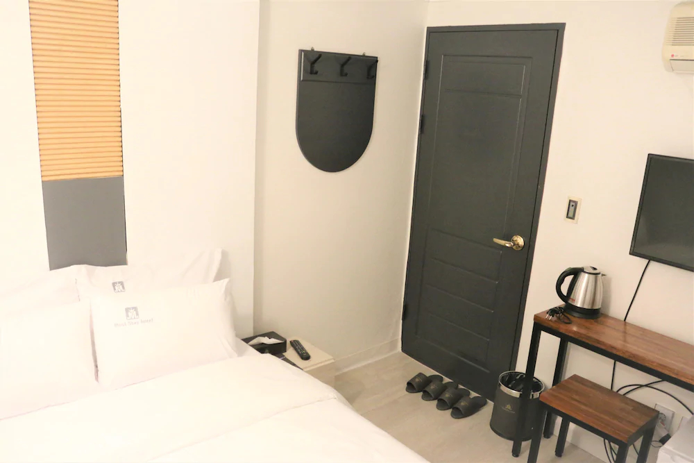 Must Stay Hotel