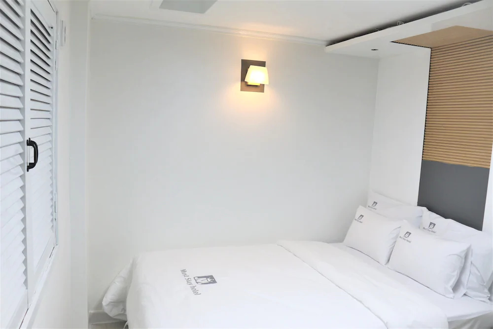Must Stay Hotel