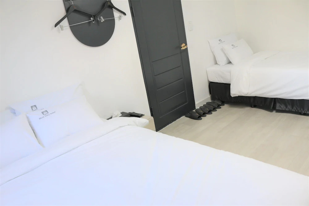Must Stay Hotel