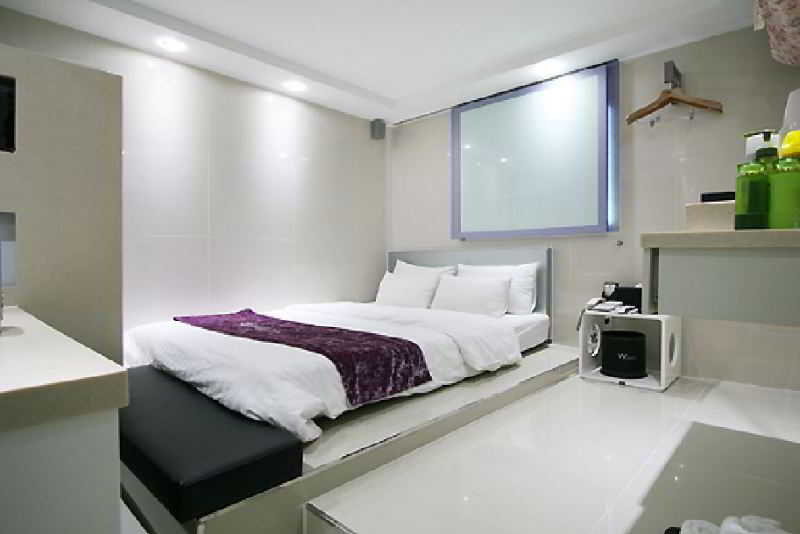 MW Hotel