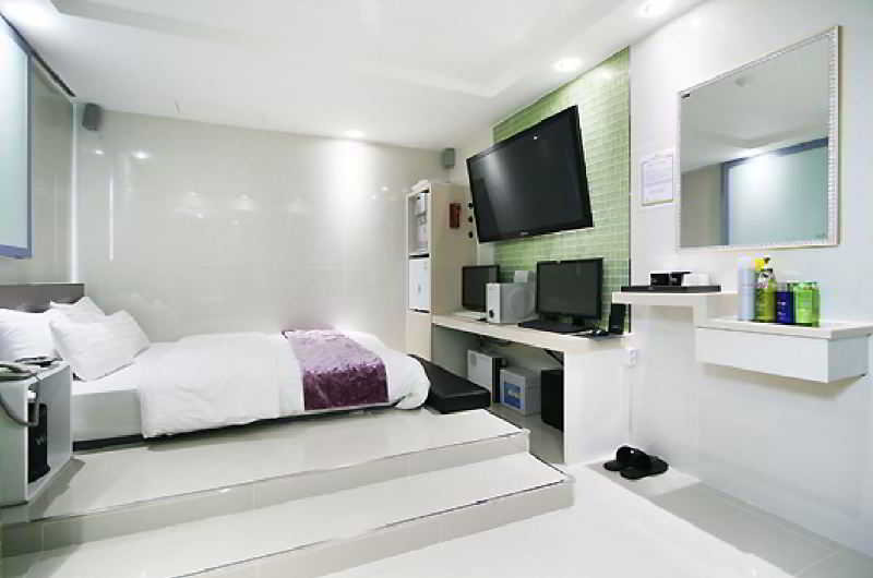 MW Hotel