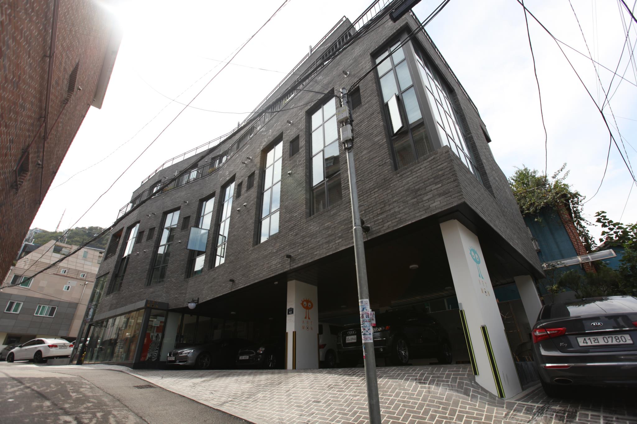 Myeongdong Artmonstay Guesthouse