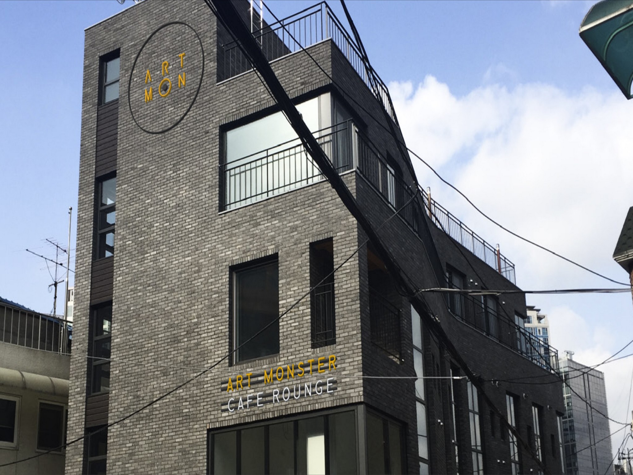 Myeongdong Artmonstay Guesthouse