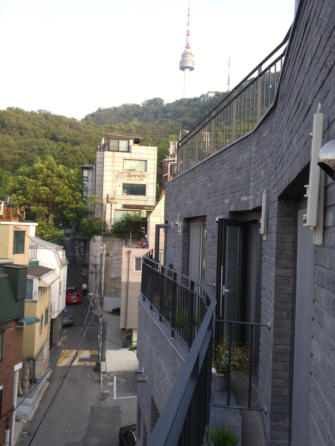 Myeongdong Artmonstay Guesthouse