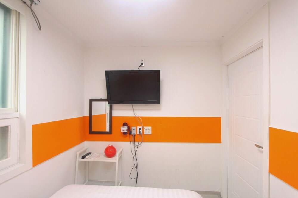 Myeongdong Town Guesthouse