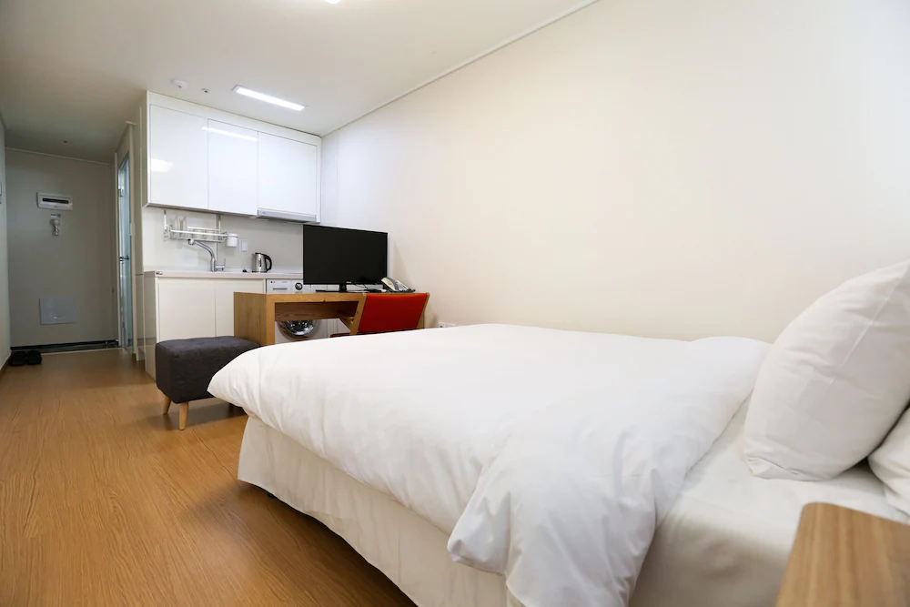 Navi Hotel Residence