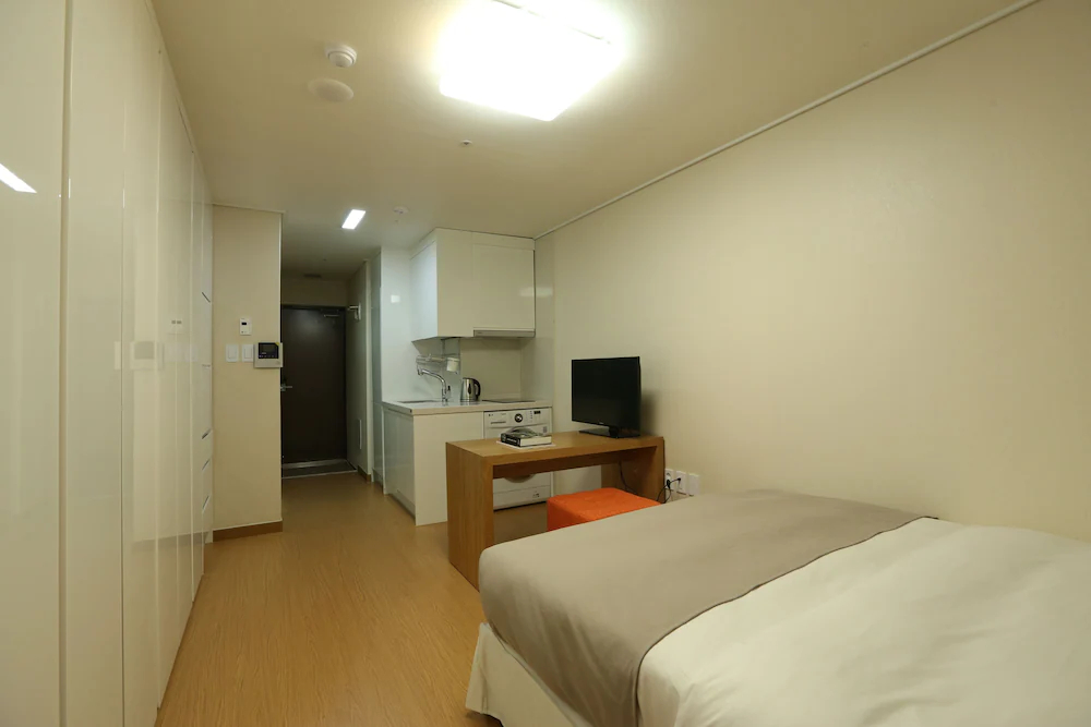 Navi Hotel Residence