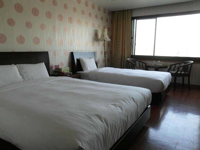 New Hilltop Hotel