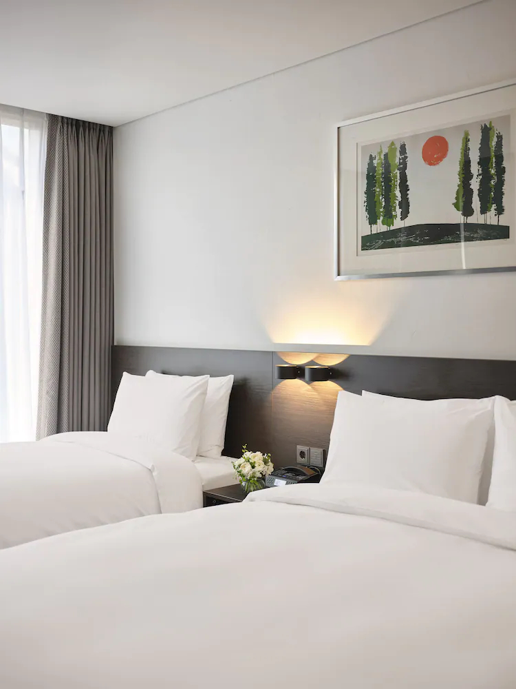 Nine Tree Premier Hotel Insadong