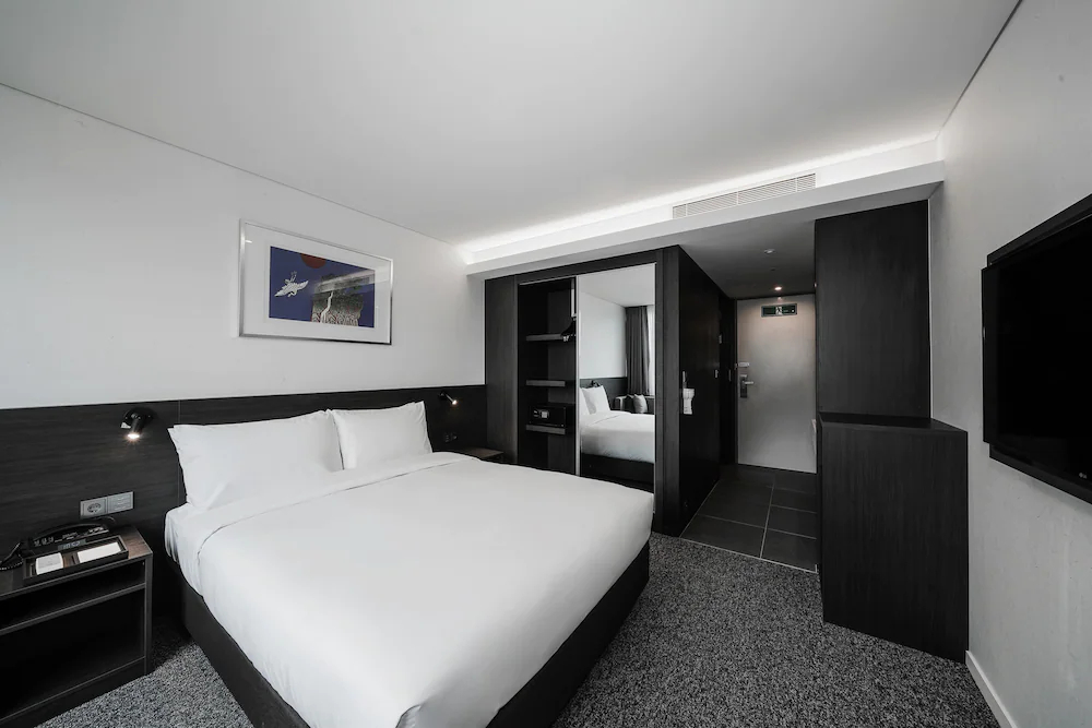 Nine Tree Premier Hotel Insadong