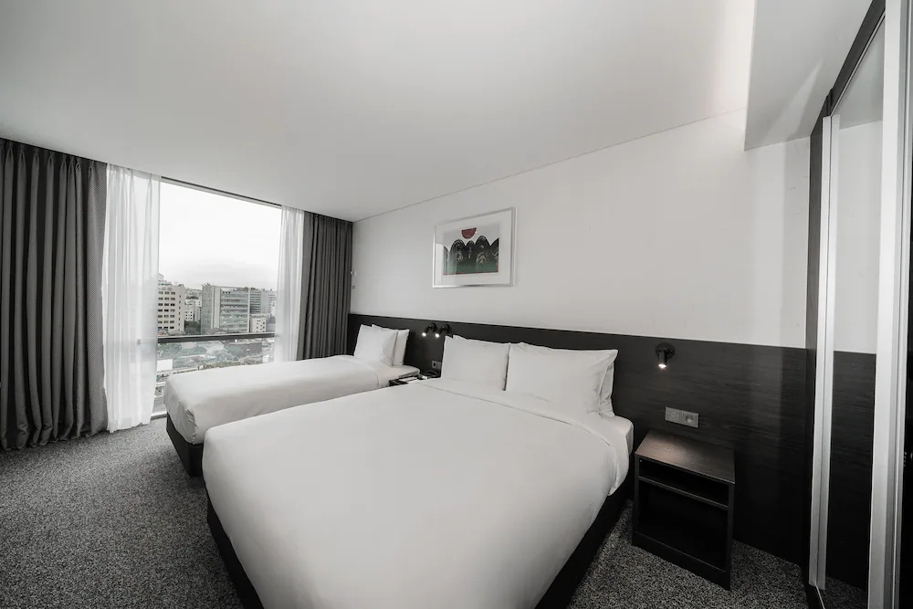 Nine Tree Premier Hotel Insadong