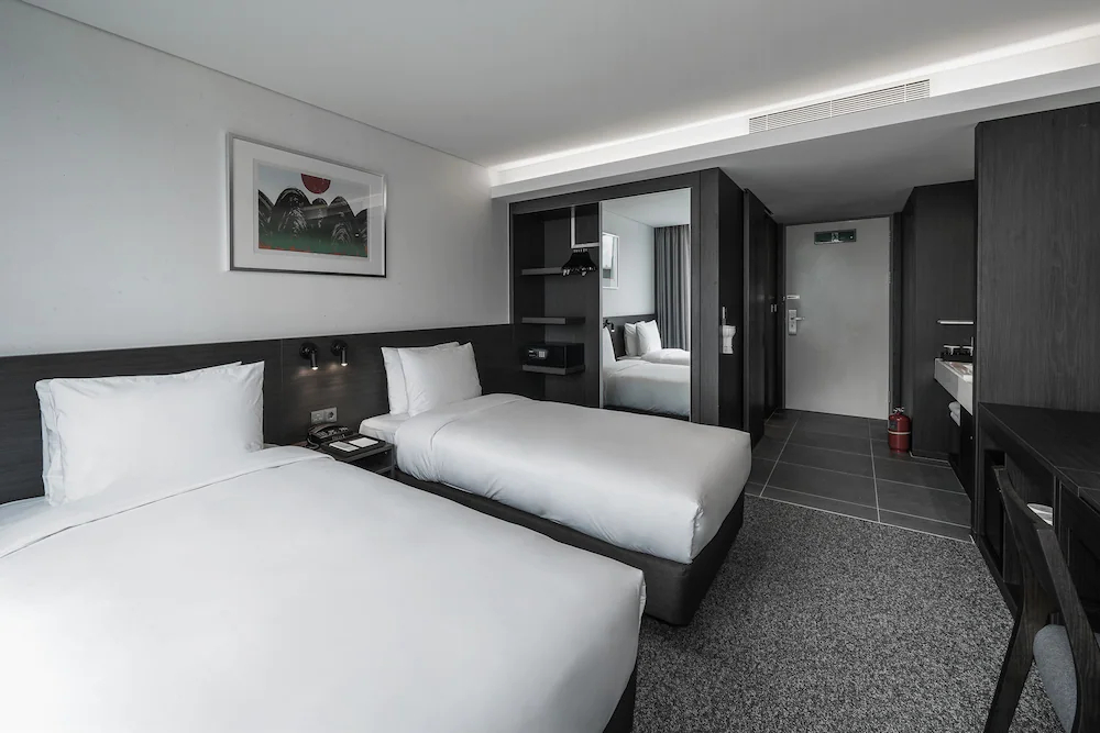 Nine Tree Premier Hotel Insadong