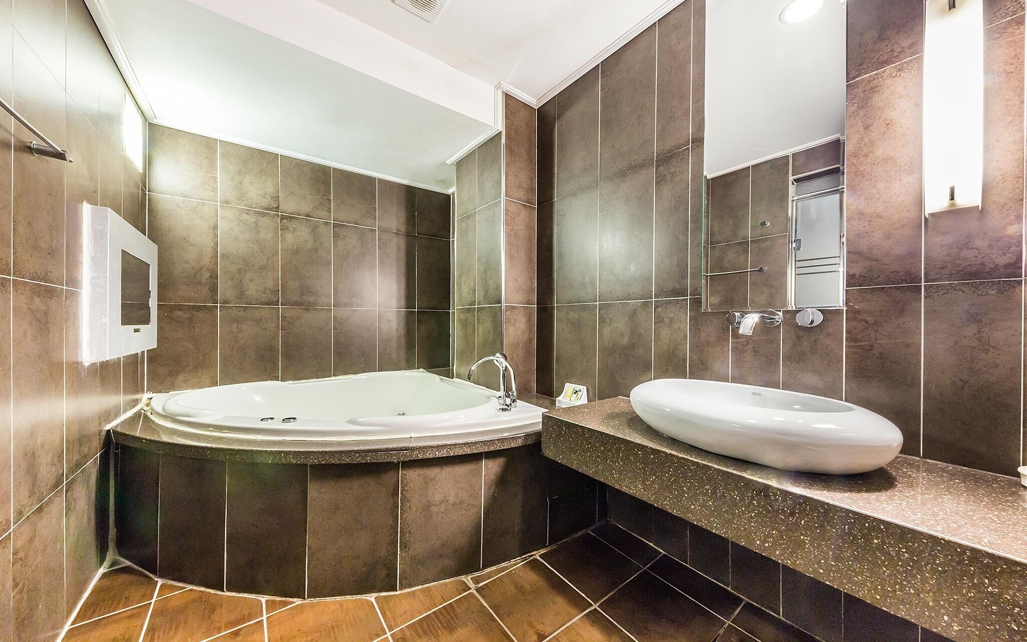 Nokbeon Hotel Galley