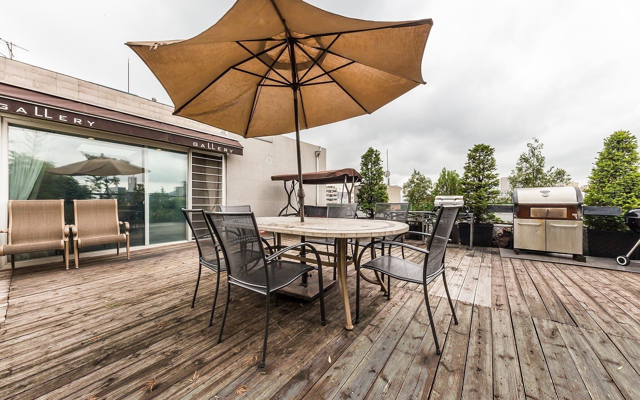 Nokbeon Hotel Galley